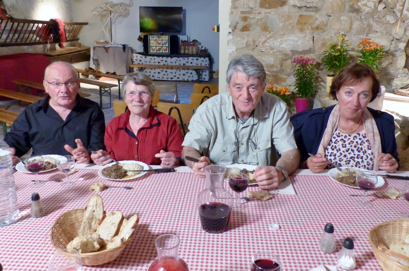 4_P1040989 (Clement).jpg - ... de l'entrée au dessert.